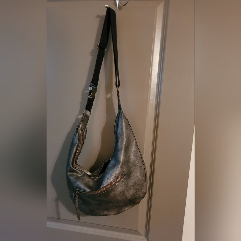 Time and Tru Black Metallic Faux Leather Hobo Handbag